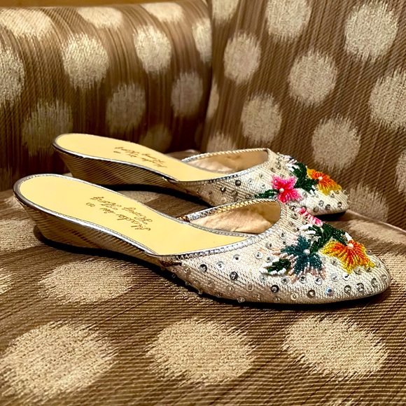 Vintage Hong Kong boudoir embellished beaded floral silver mini wedge mules 8 - Picture 4 of 9